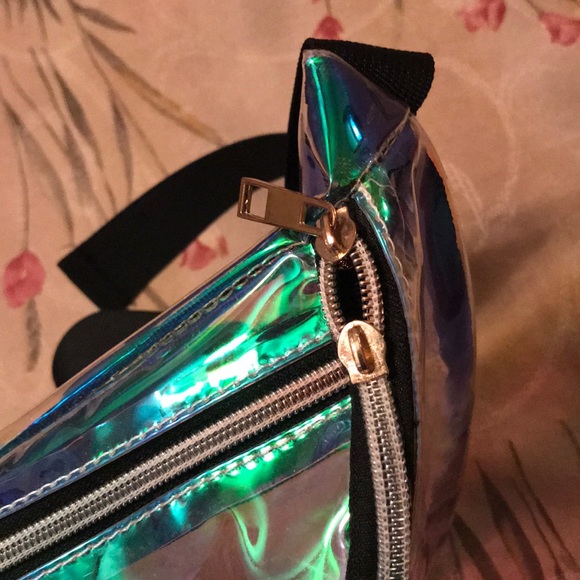 Holographic Fanny pack - Picture 3 of 3